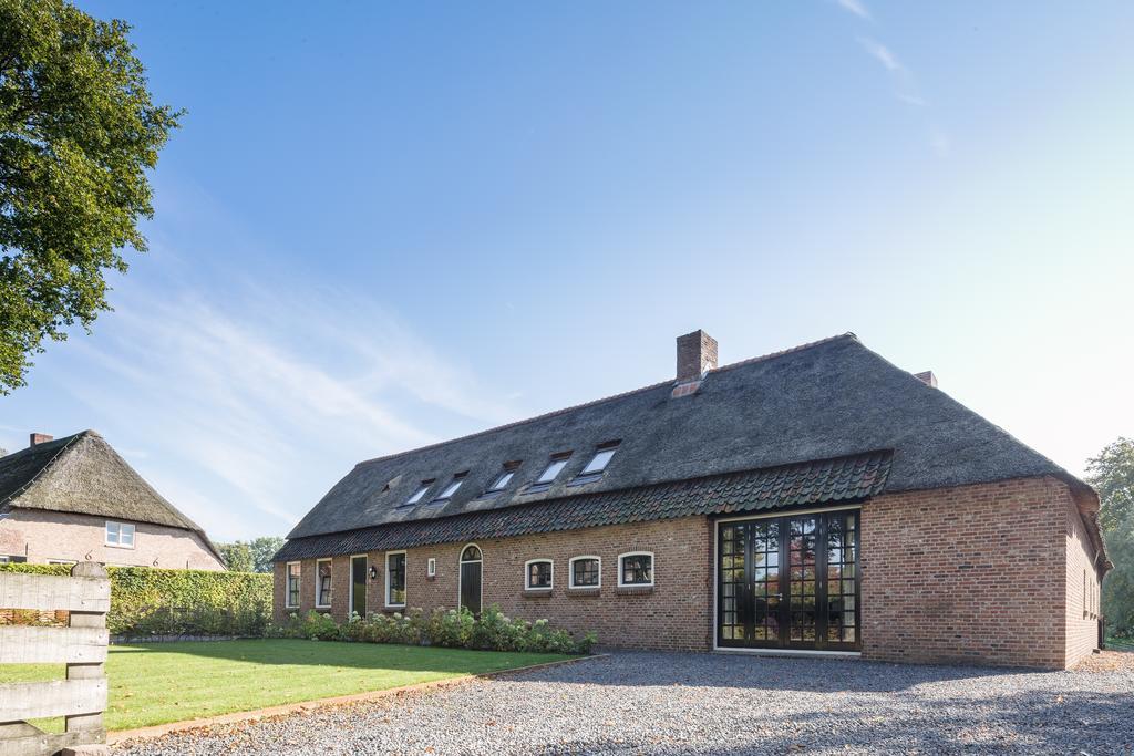 Bed & Breakfast Karakter Den Dungen エクステリア 写真